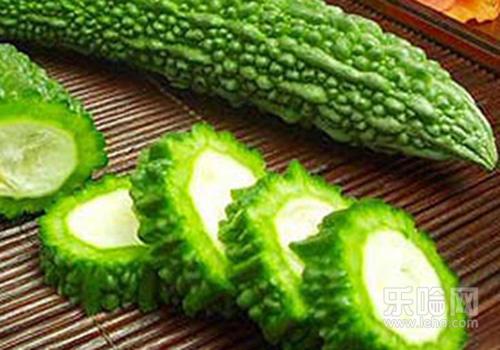 哪些人不能吃苦瓜加香蕉 哪些人不能吃苦瓜加香蕉