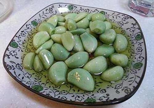 醋泡大蒜吃多少合适 醋泡大蒜吃多少合适