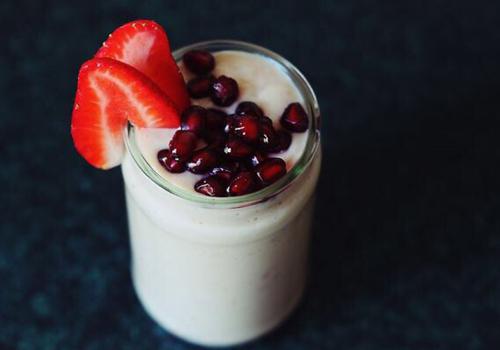 石榴酸奶的做法