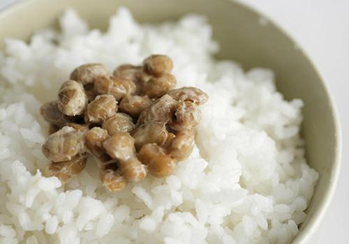 米饭里面有蛋白质吗,怎么吃米饭减肥又瘦身
