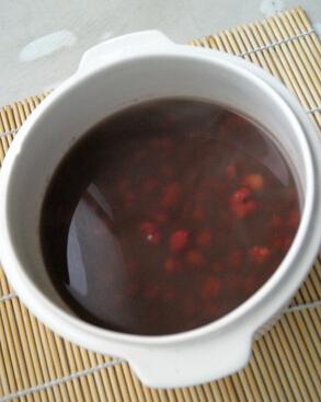 薏米红豆粥的做法 瘦腹祛湿薏米红豆粥