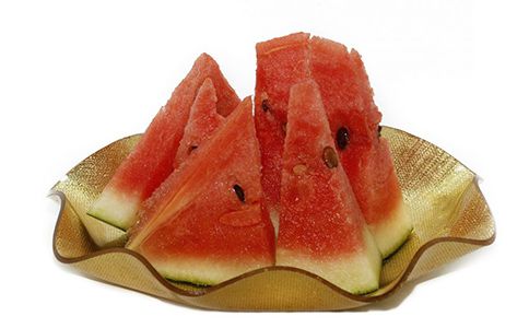 西瓜面膜可以瘦脸吗 瘦脸西瓜面膜做法 西瓜面膜可以瘦脸吗 瘦脸西瓜面膜做法 西瓜面膜有什么功效